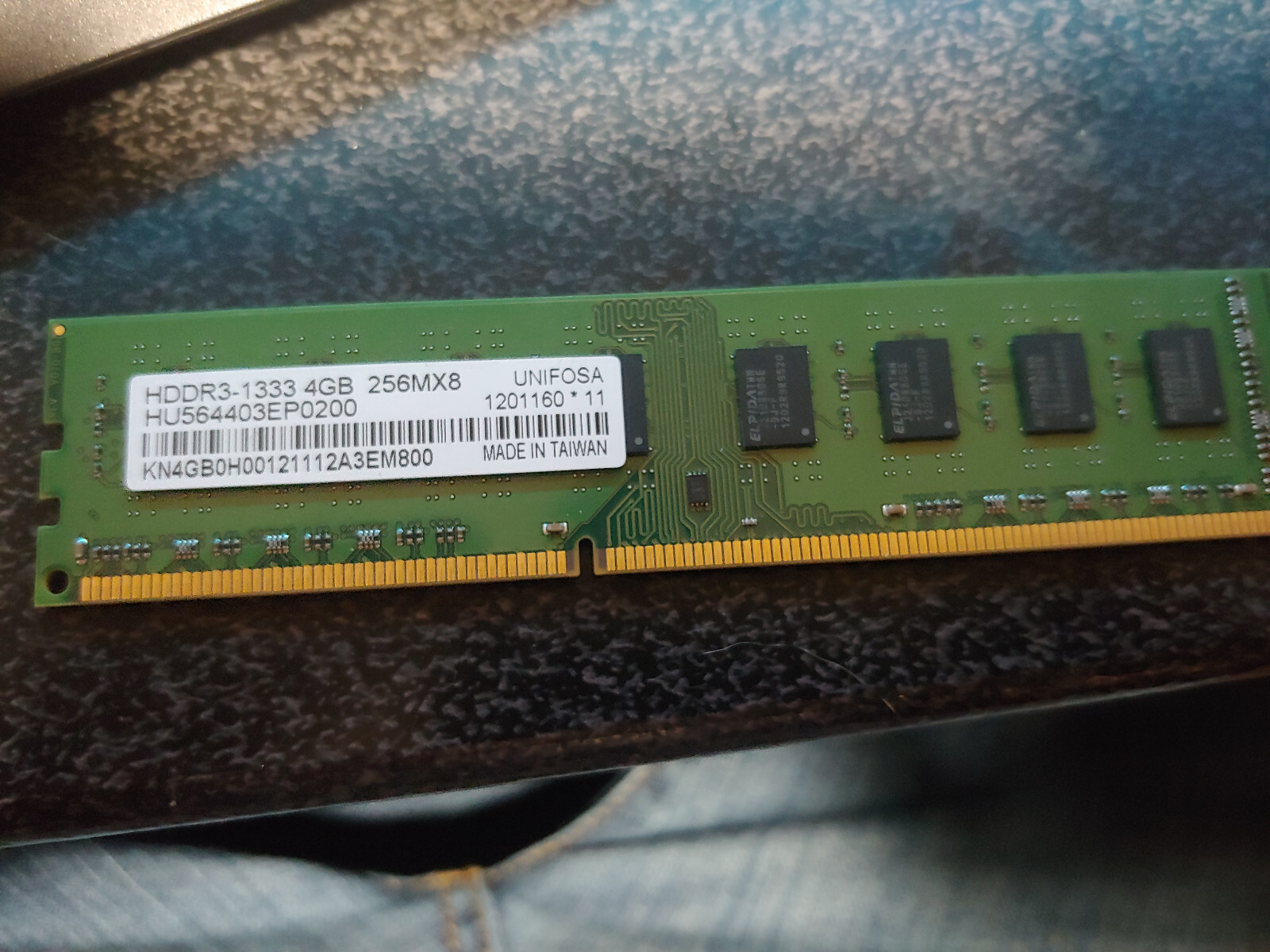 1x 4GB DDR3-1333 / PC3-10600 Memory Elpida Unifosa HU564403EP0200