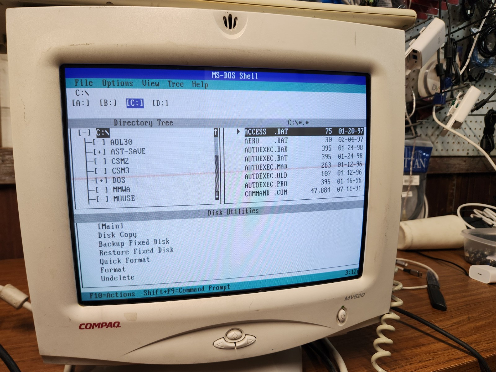Compaq Presario MV520 15" CRT VGA Monitor - Works Tested - October 1999