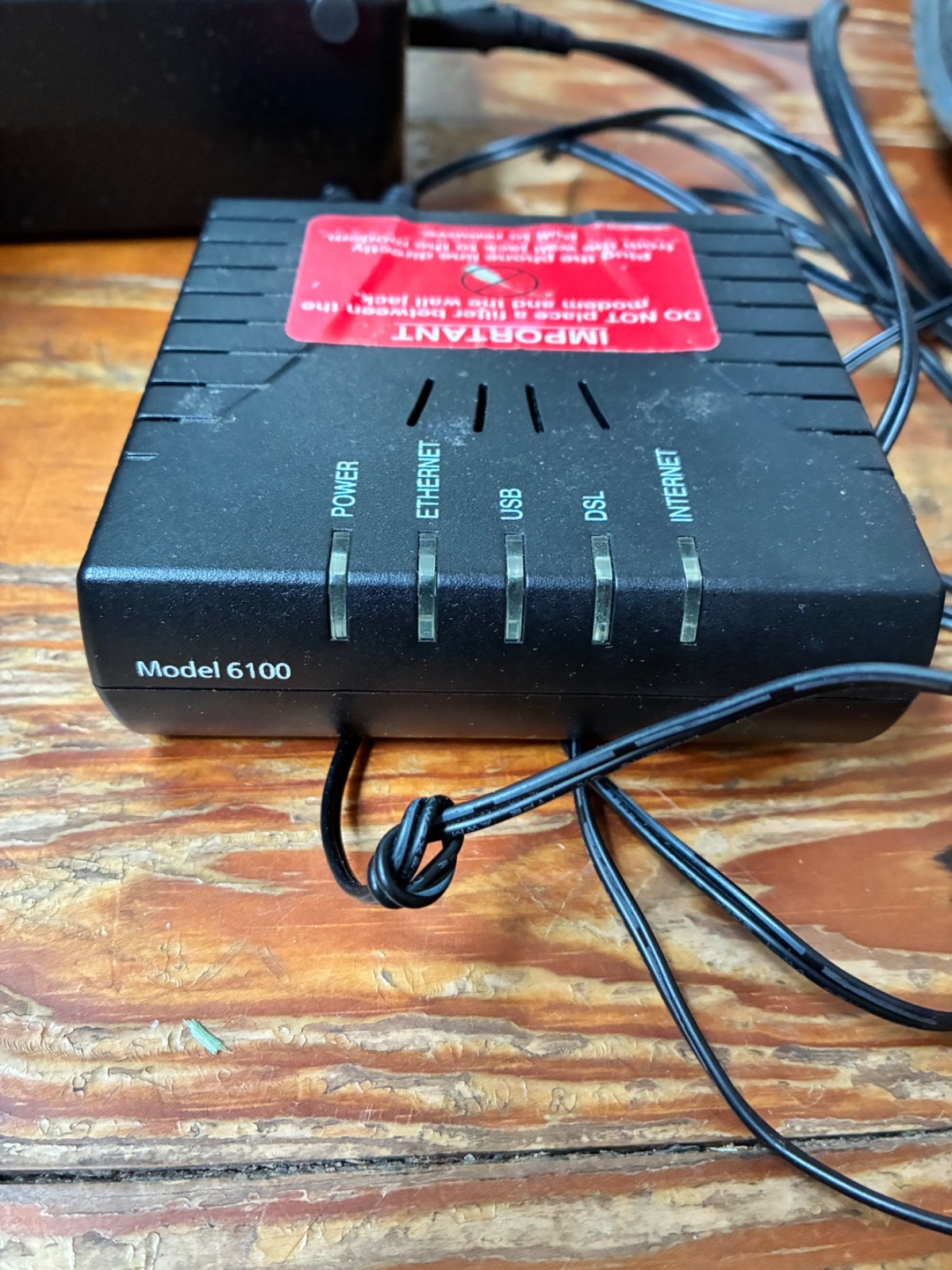 Westell DSL Router Model 6100 Wind River  C90-610015-06  No Plugs Included. Gk 