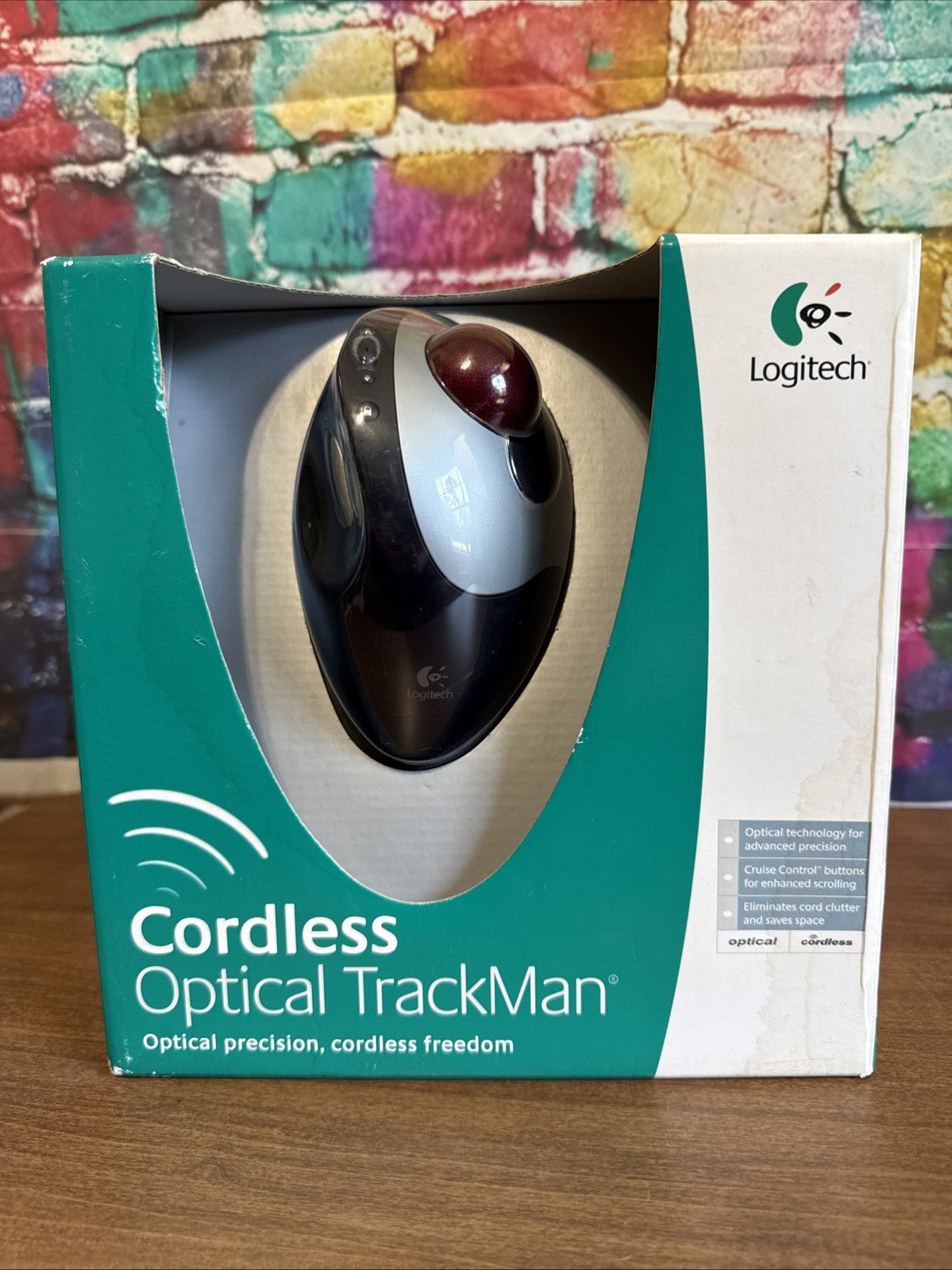 Brand New In Box Logitech 904369-0403 TrackMan Cordless Optical Mouse  New Open
