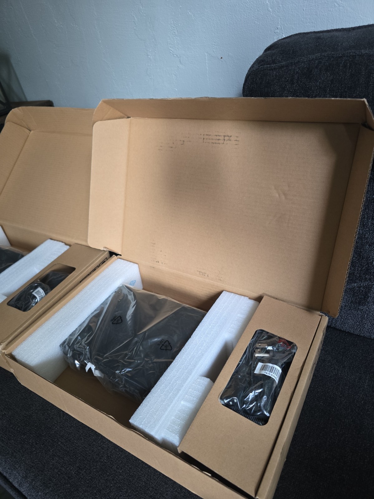 Lot Of 2 AEROHVIE NETWORKS SWITCH AH-SR-2208P-NA 8 Port Gigabit Ethernet Switch