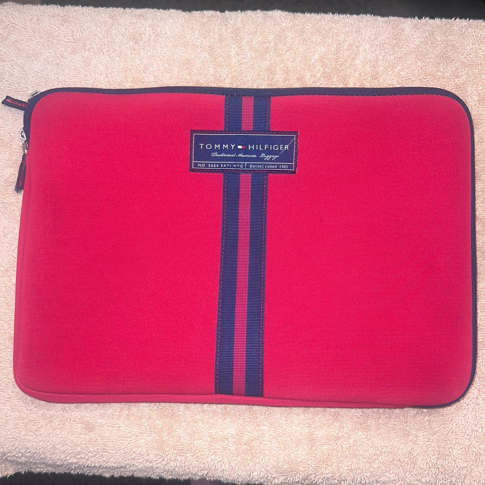 Tommy Hilfiger Protective Zippered Sleeve Laptop Case Cover Neoprene