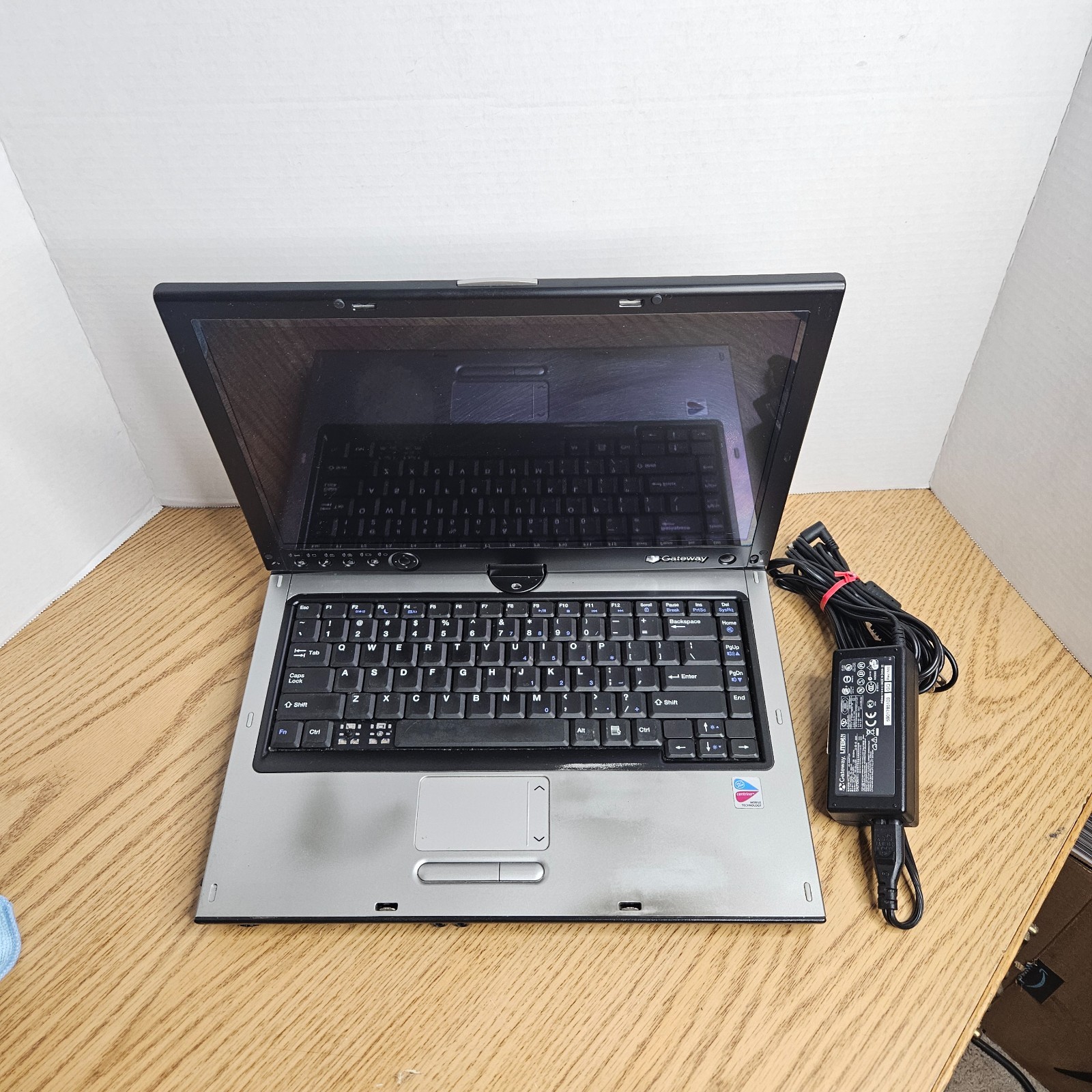 Gateway TA1 Laptop Intel Pentium M 1.73GHz 512MB RAM Reversable Screen No HDD
