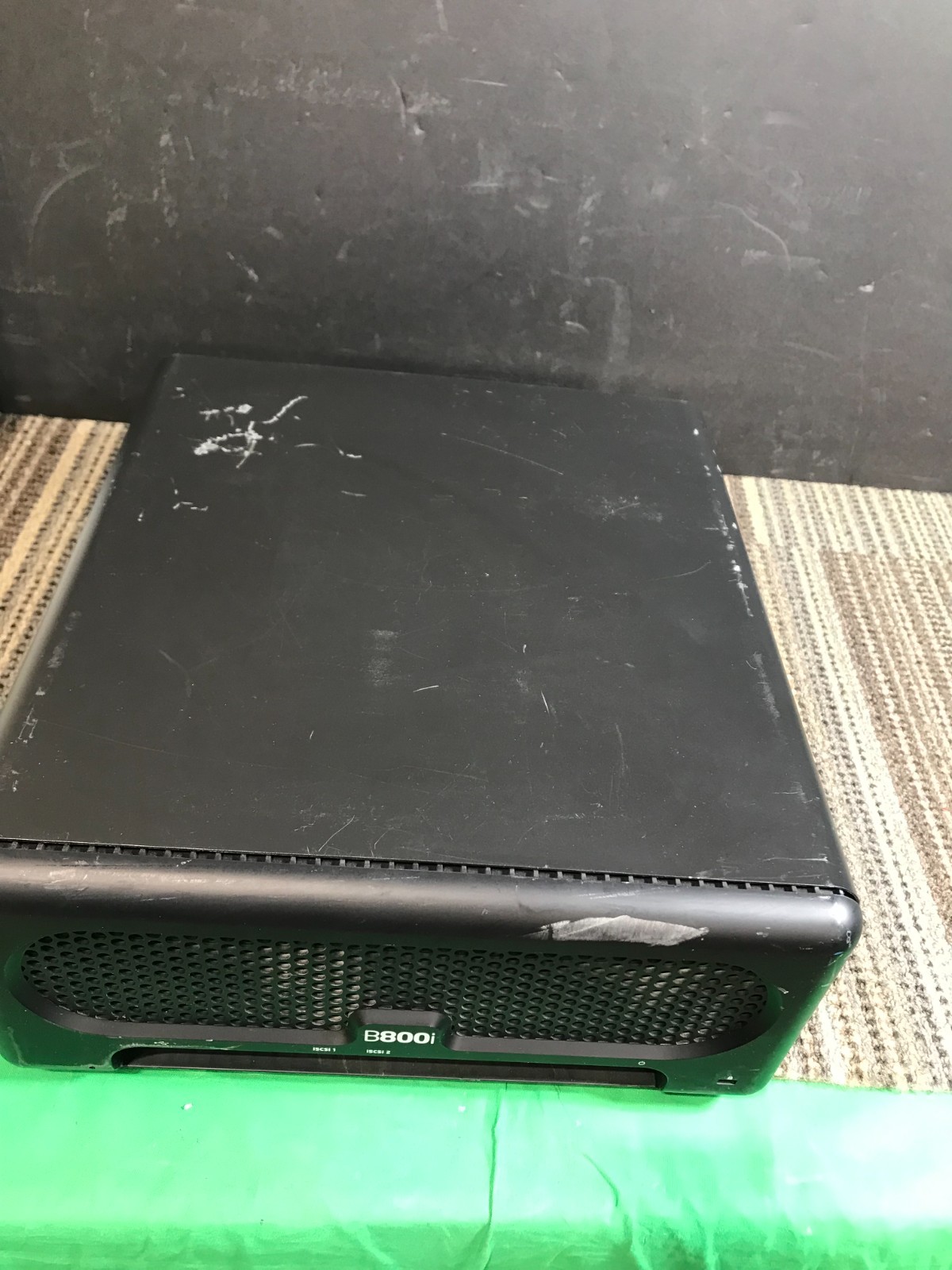 Data Robotics Drobo B800i 8-Bay NAS Array Enclosure 912-00001-001 NO AC /BACKCOV