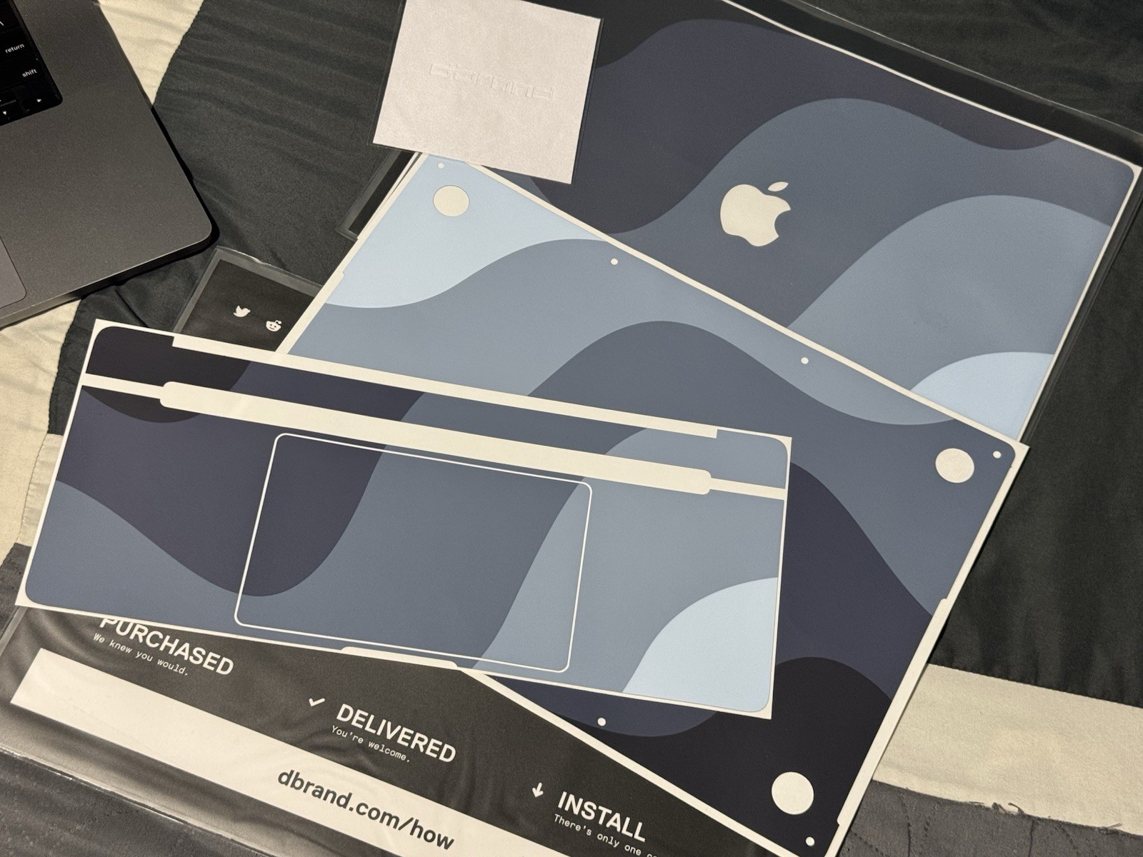 Dbrand Apple 16" MacBook Pro Skin - Sea Breeze Deluxe Kit