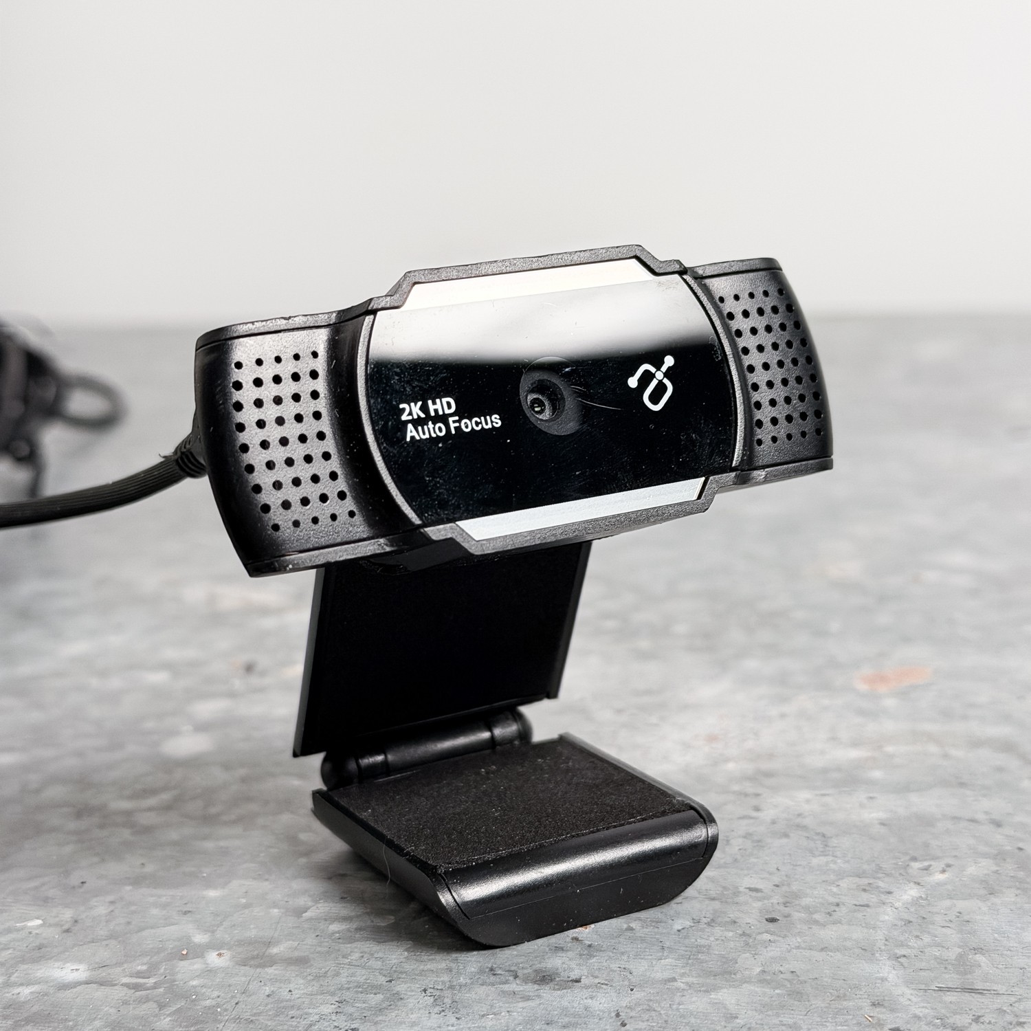 Aluratek 2K Ultra HD Webcam with Autofocus and Dual Microphones