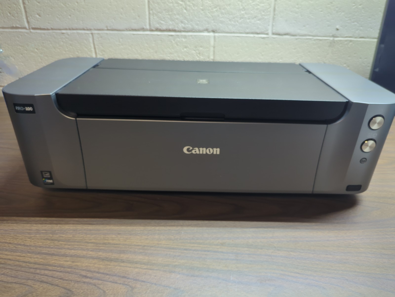 Canon PIXMA PRO-100 For Parts Untested Powers On Flashing Lights