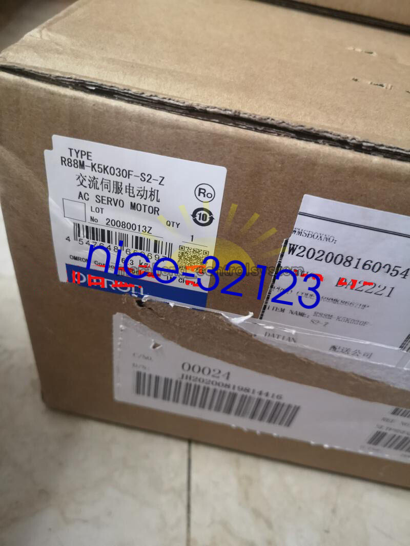 1pcs NEW Omron R88M-K5K030F-S2-Z Servo Motor