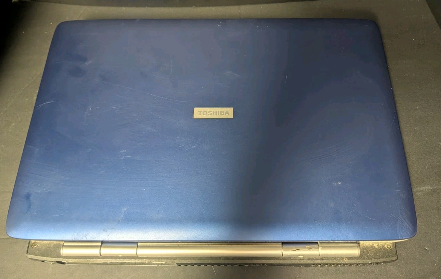 Vintage Toshiba Satellite P25-S607 17" Laptop - Powers On / Media Failure / No H