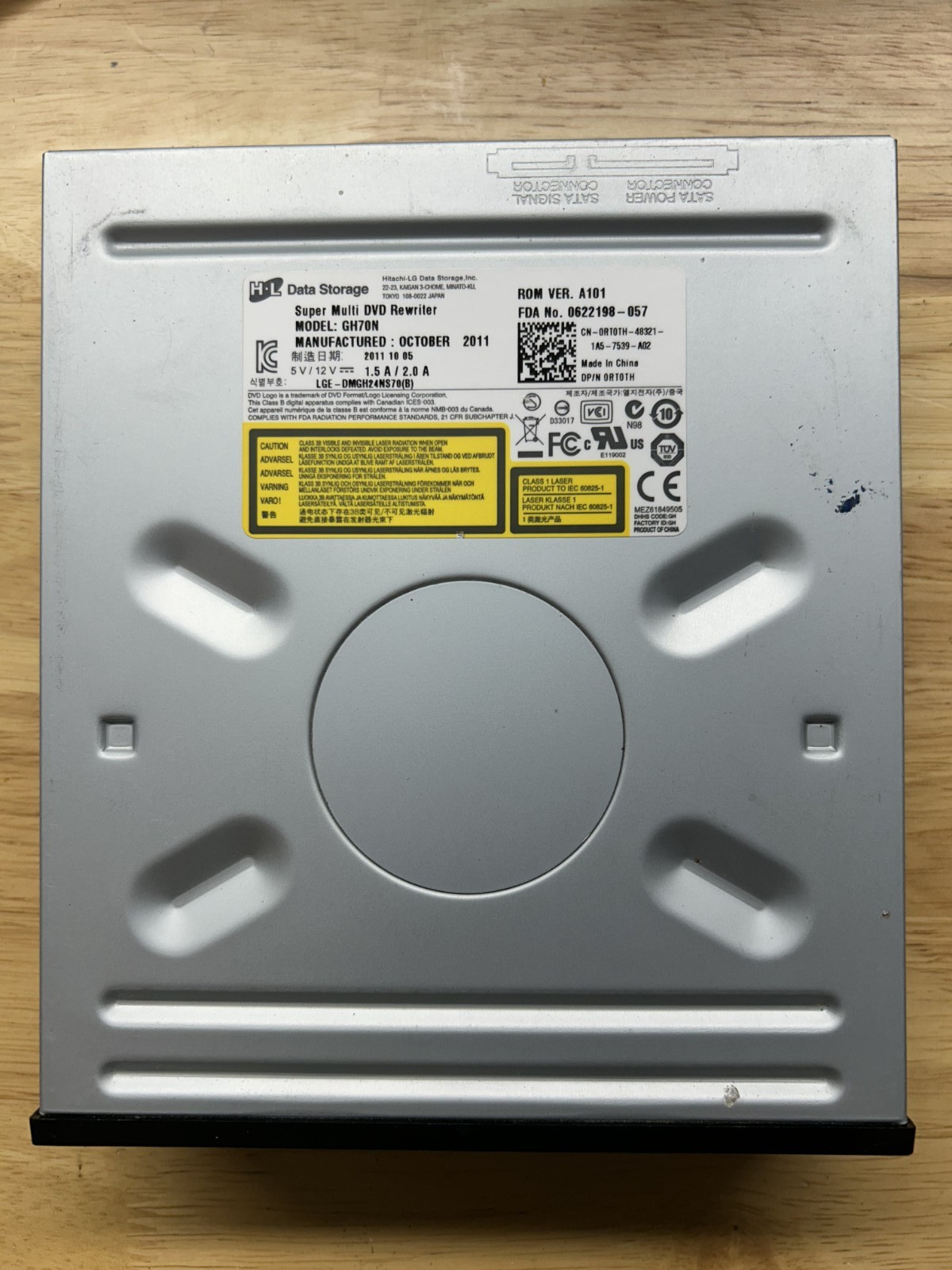 Dell/HITACHI-LG DP/N 0RT0TH MODEL GH70N  SUPER MULTI DVD REWRITER 16X DVD+/-RW