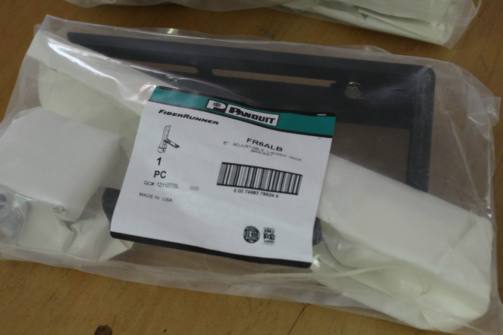 Panduit FiberRunner FR6ALB QuikLock Mounting Bracket