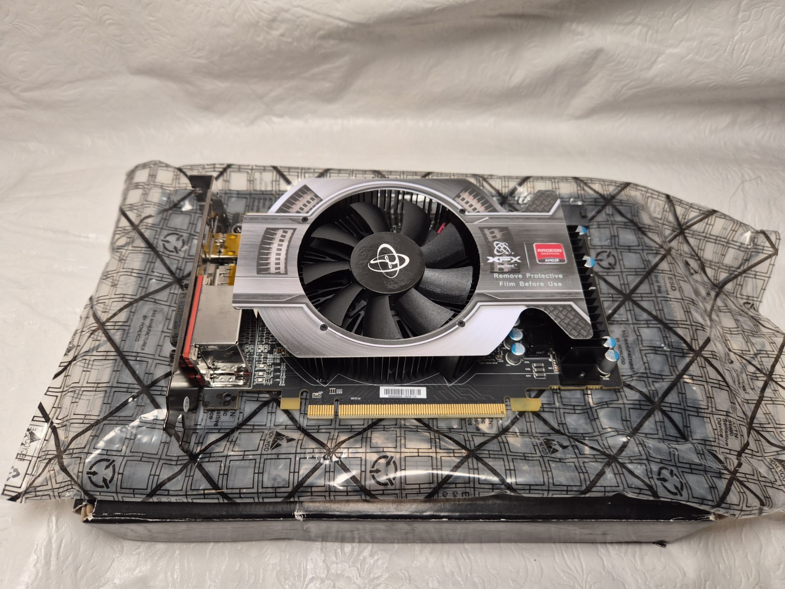 Brand New Factory Sealed ** AMD Radeon HD 6770 Graphics Card** 1GB