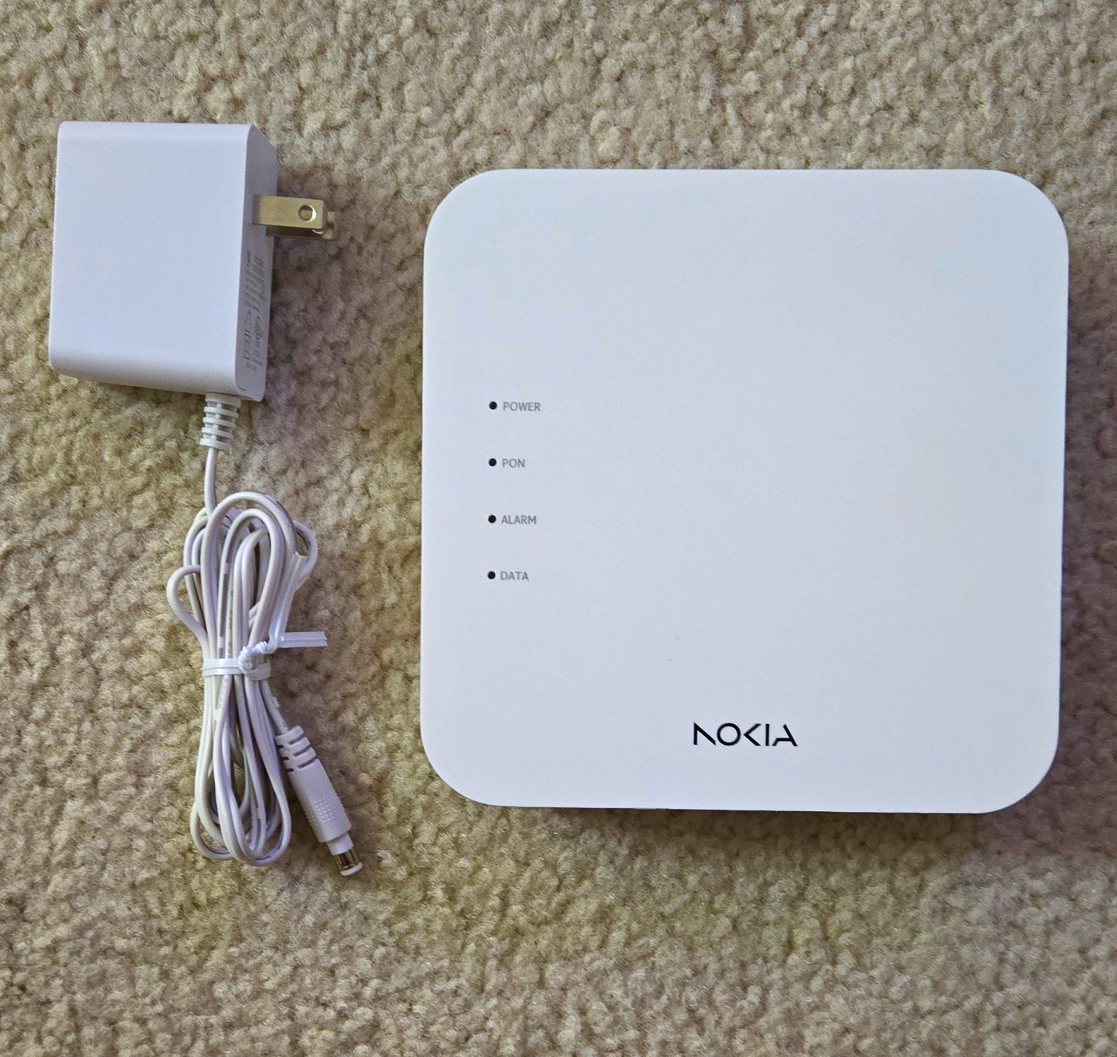 Nokia XS-010X-Q Optical Network Terminal ONT White 1 LAN Port w/ Adapter