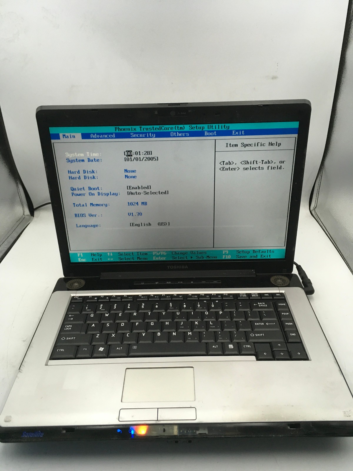 TOSHIBA SATELLITE A200 1N1 -BOOTS TO BIOS- INTEL PENTIUM T2130 - NO RAM -READ-BB