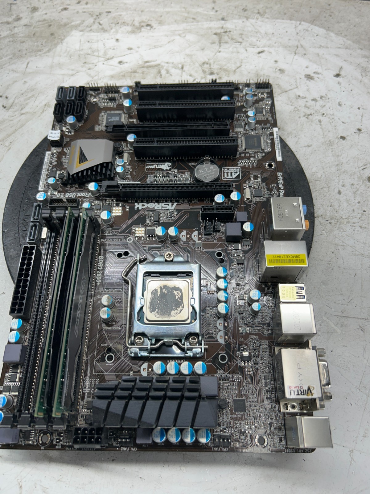 ASRock Z77 Pro4 P1.40 Intel Core i3-3225 3.30GHz 8GB No I/O Shield