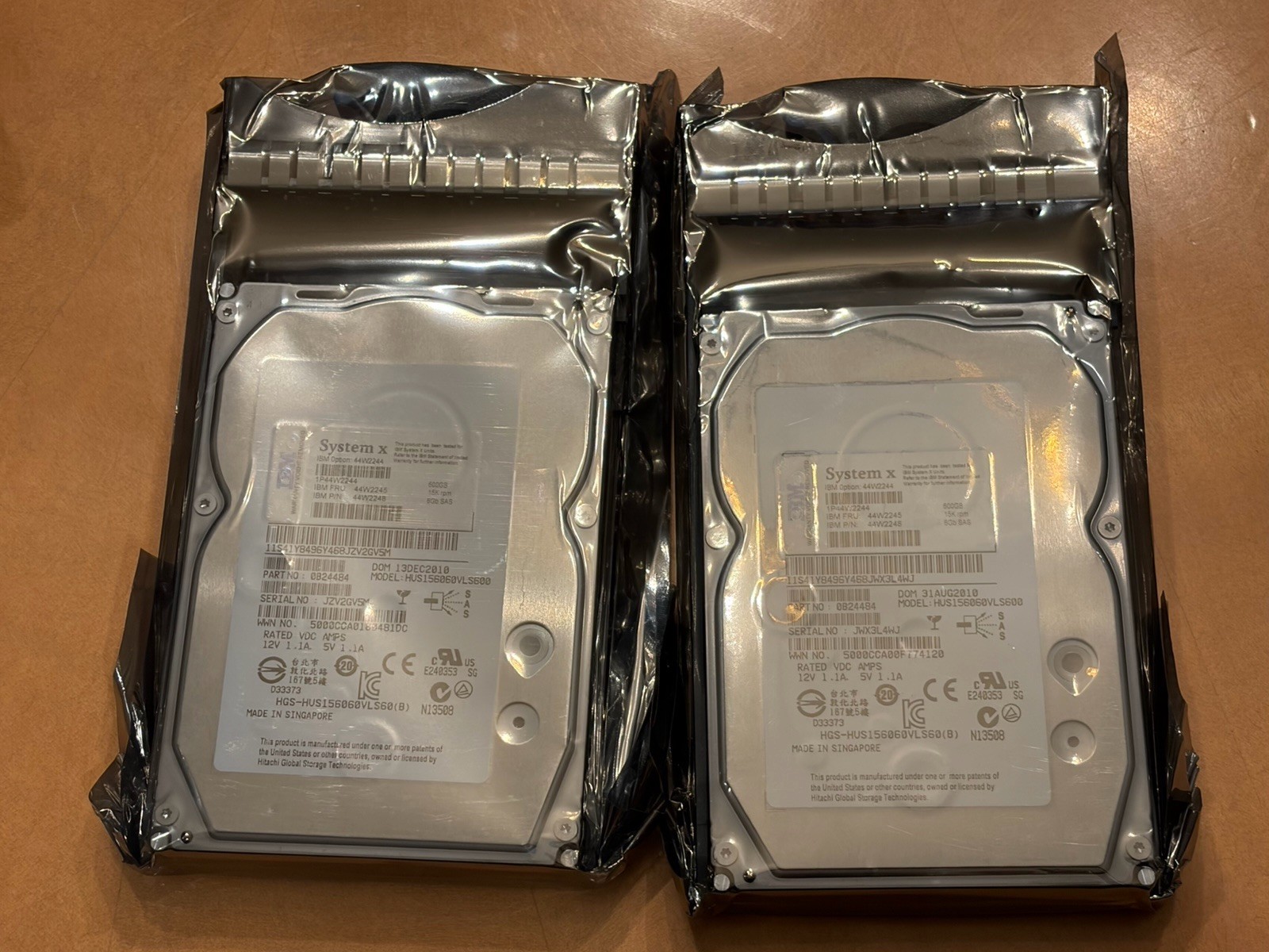 IBM 44W2245 44W2244 44W2248 ST3600057SS 9FN066-039 IBM 600GB15K 6G SAS HD New X2