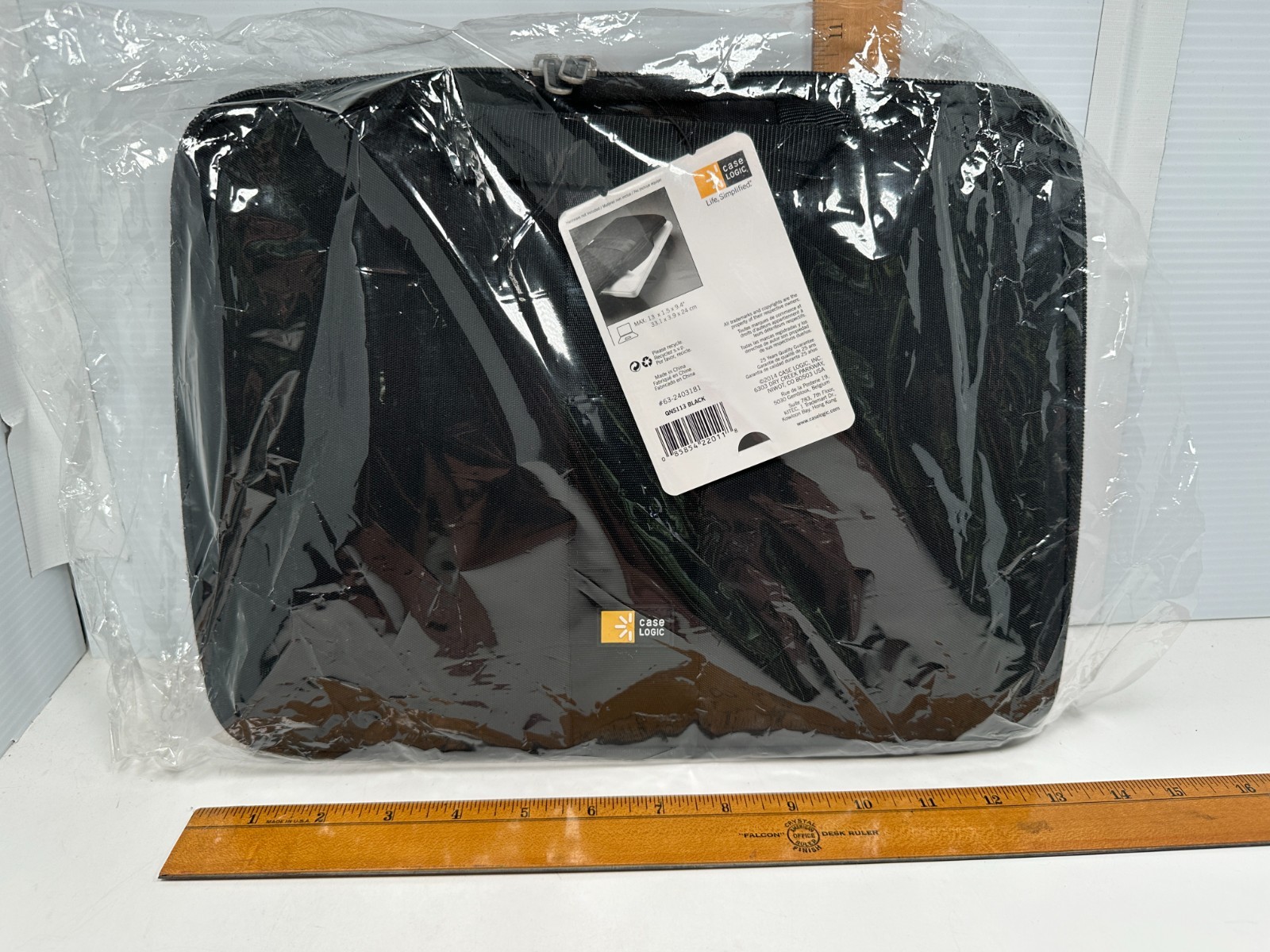 Case Logic QNS-113 BLACK 12"-13.3" Laptop 13" Macbook Pro Air Sleeve Black EVA
