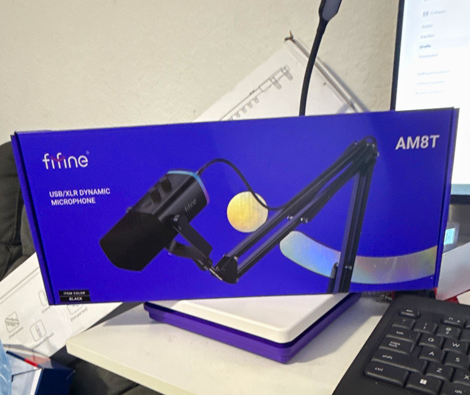 FIFINE AmpliGame AM8T USB/XLR Cardioid Dynamic Mic RGB Mute Boom Arm Black