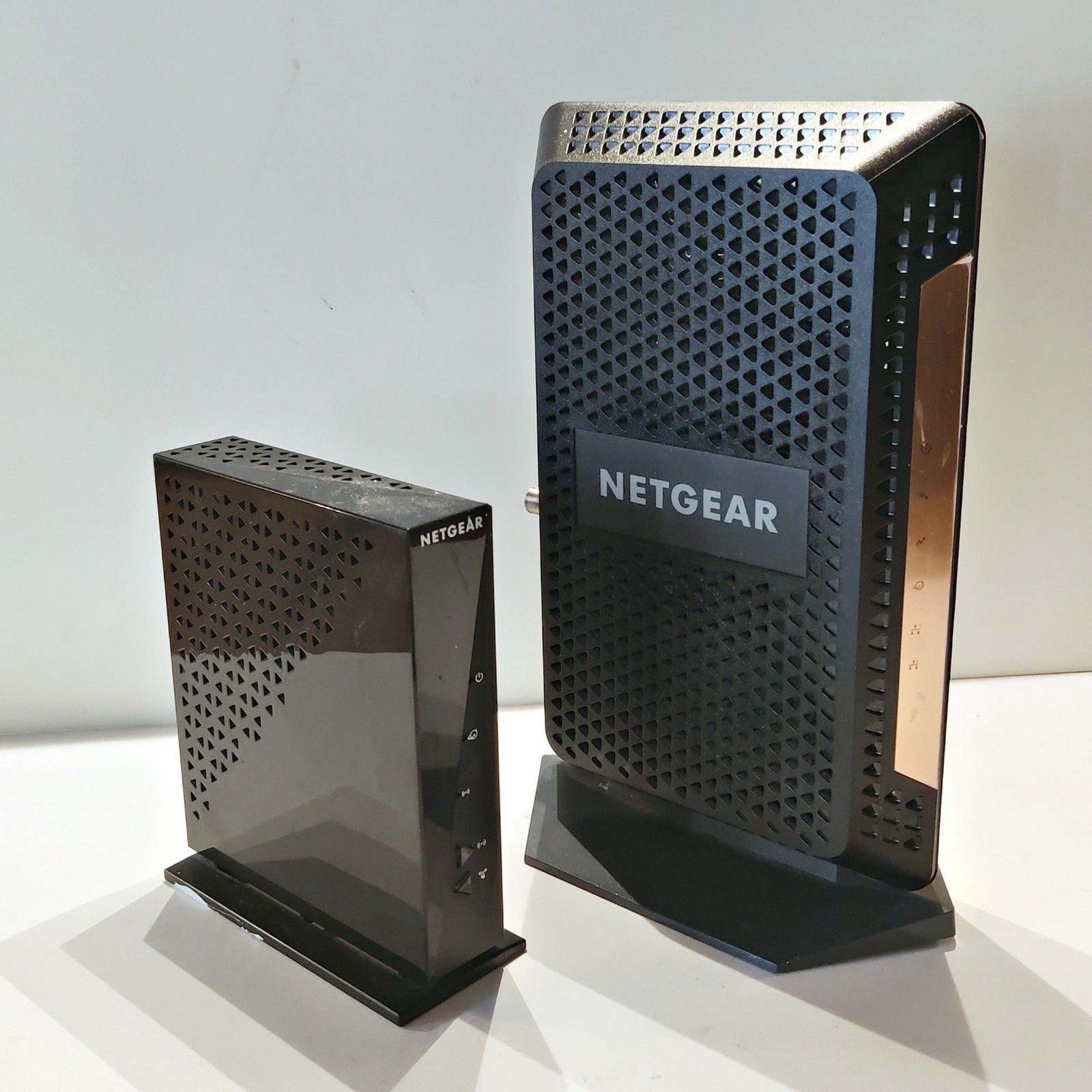 NETGEAR Router (CM1100  DOCSIS 3.1) with WiFi Router (N300)  - No Adapters