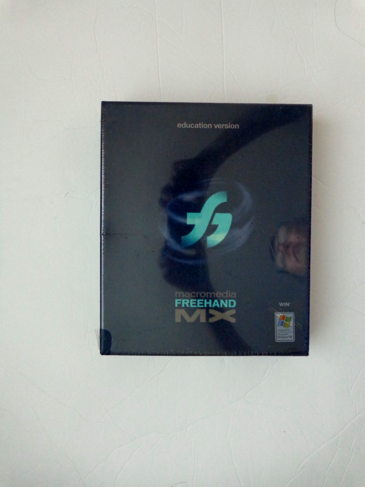 Macromedia FreeHand MX For PC 98/NT/2000/XP Education Version New Sealed Box