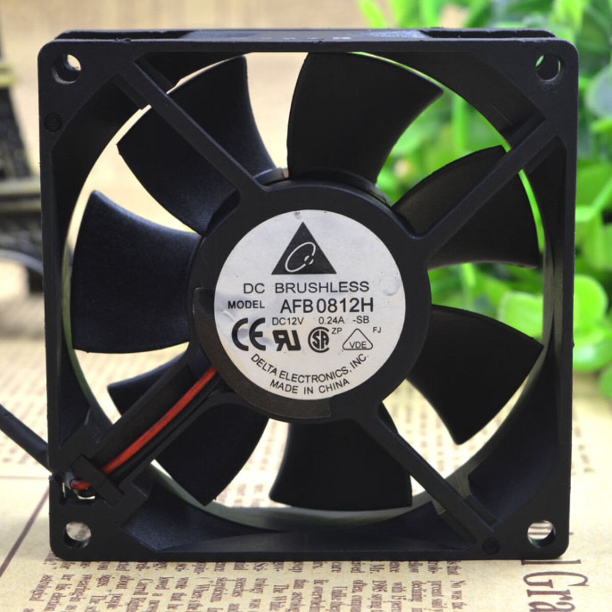 DELTA 8025 8cm 12V 0.24A AFB0812H 2-wire Chassis Cooling Fan High Air Volume
