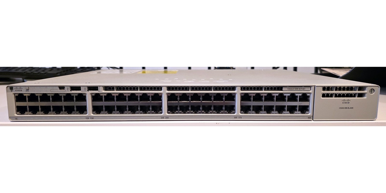 Cisco Catalyst C9200-48P-A 48-Port PoE+ Switch Network Advantage 1000W PSU 17.18