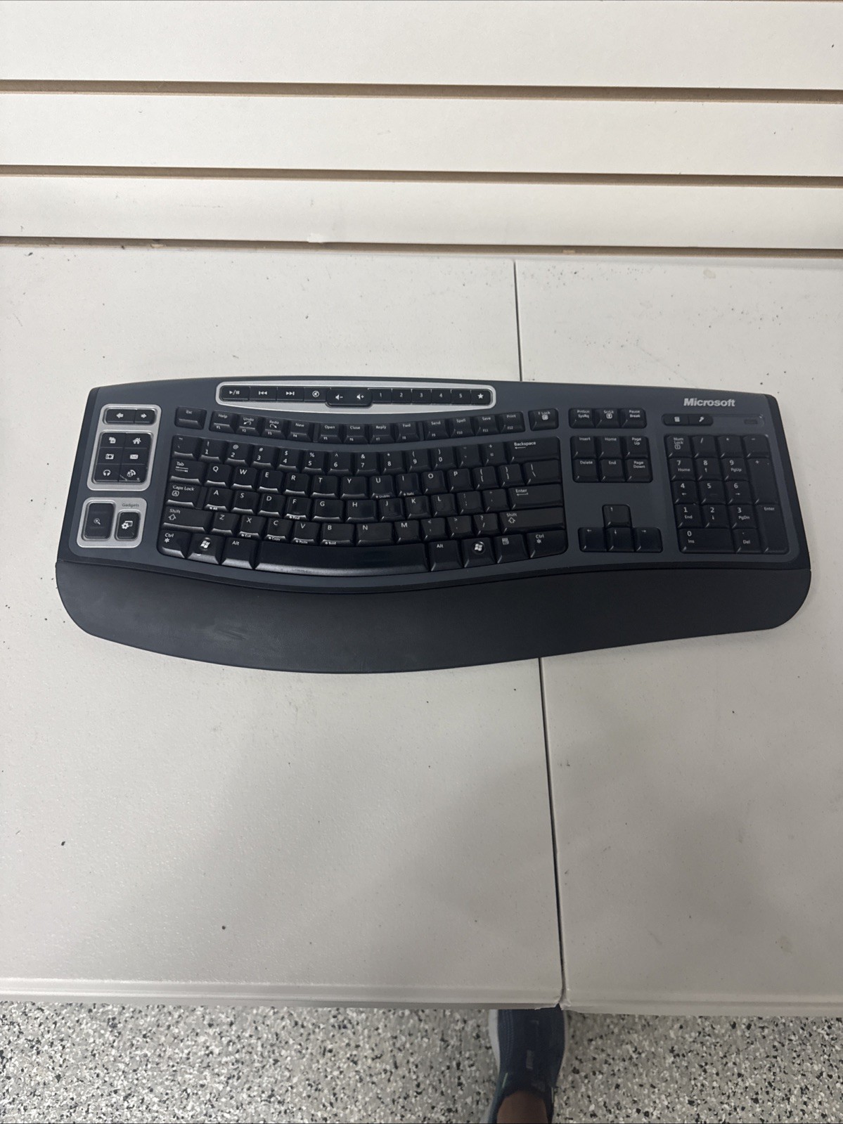 Microsoft Wireless Laser Keyboard 5000 Model#1074 Ergonomic No Dongle WORKS Nice