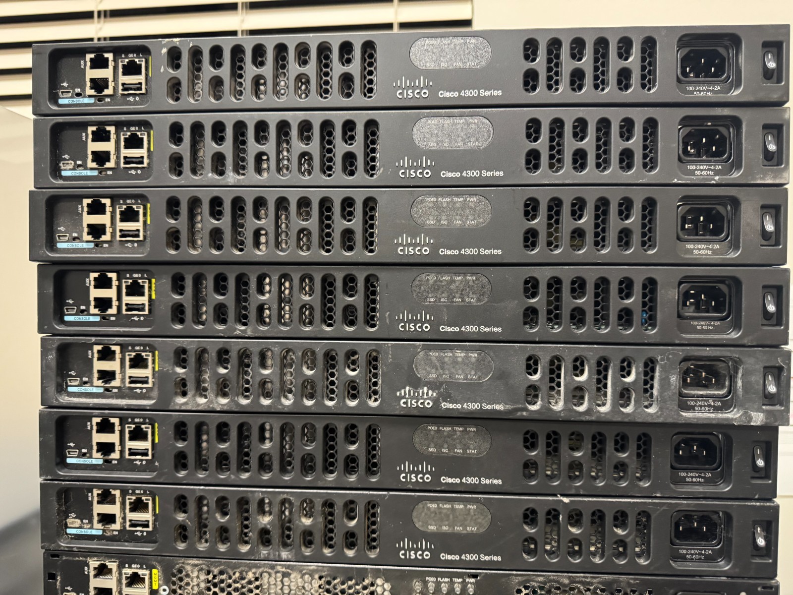 30 units of Cisco 4300 Series  ISR4331 Gigabit Integrated Services Router