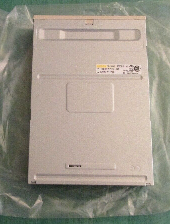TEAC 3.5" Internal Floppy Disk Drive - Model FD-235HF, Part 193077C2-91 - NOS