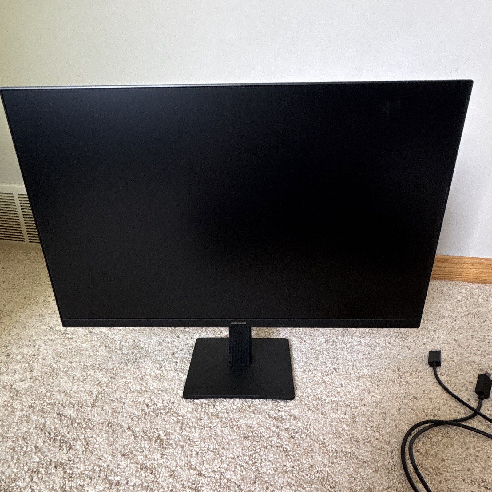Samsung Essential Monitor 24”
