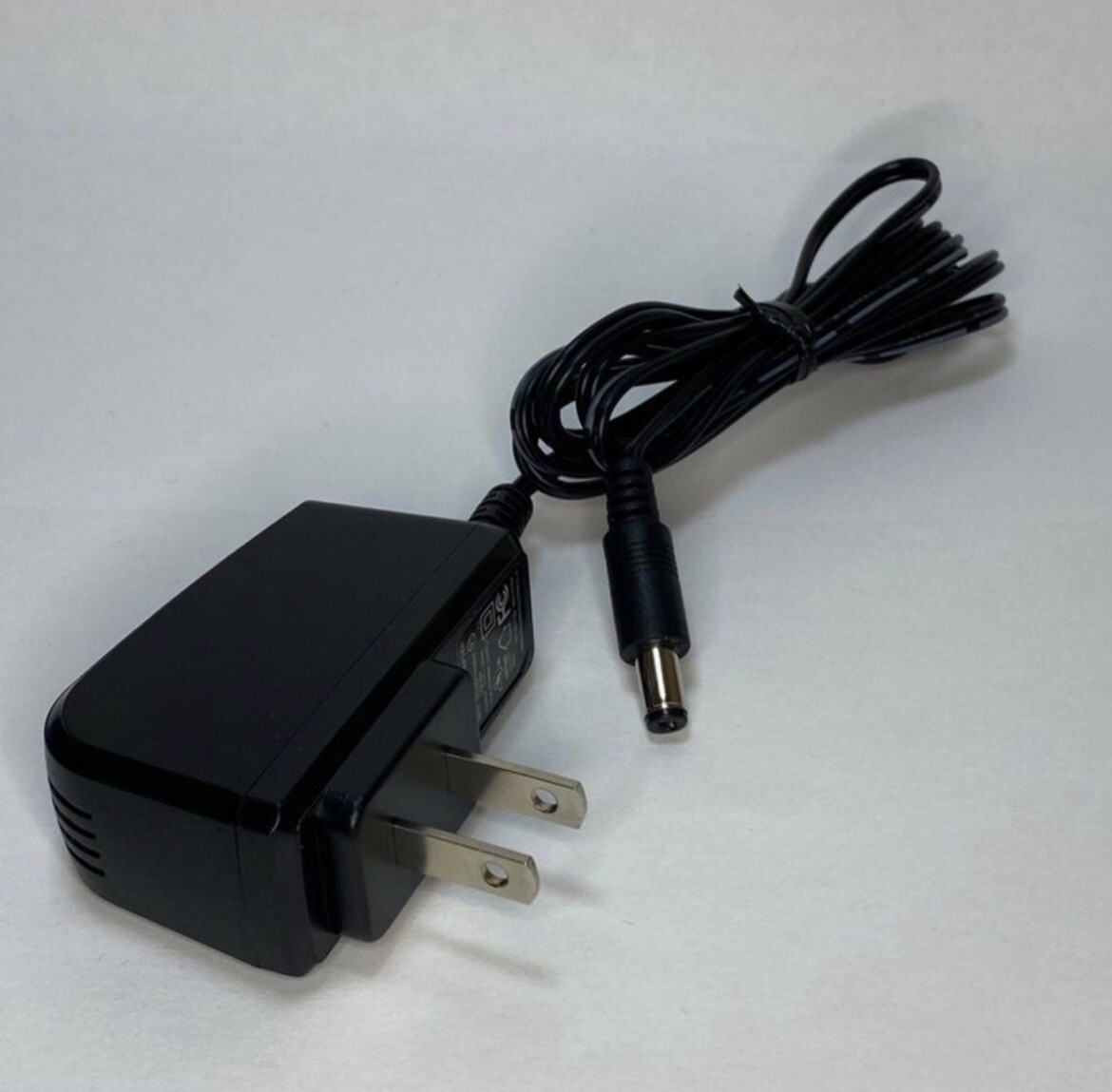 Shenzhen Switching Adapter Model FYB13509US 13.5V 650mA