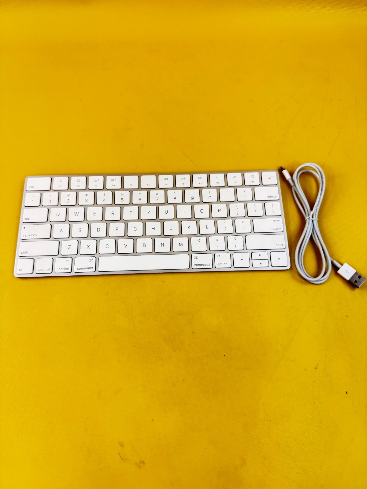 Apple A1644 Magic Keyboard Rechargeable Bluetooth with USB Cable
