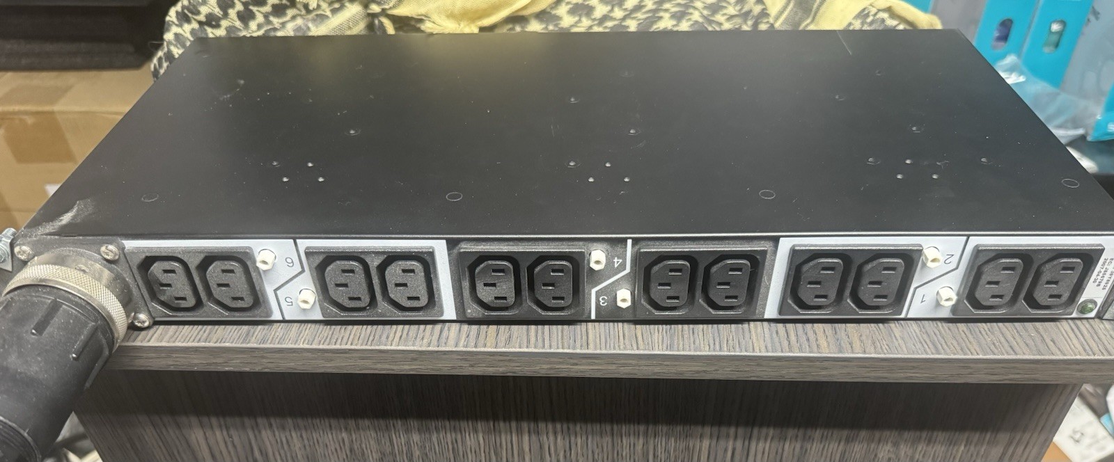 IBM 39J1183 39Y8925 12-Port Rack Mount PDU C13 C14 w/ Power Cable Used