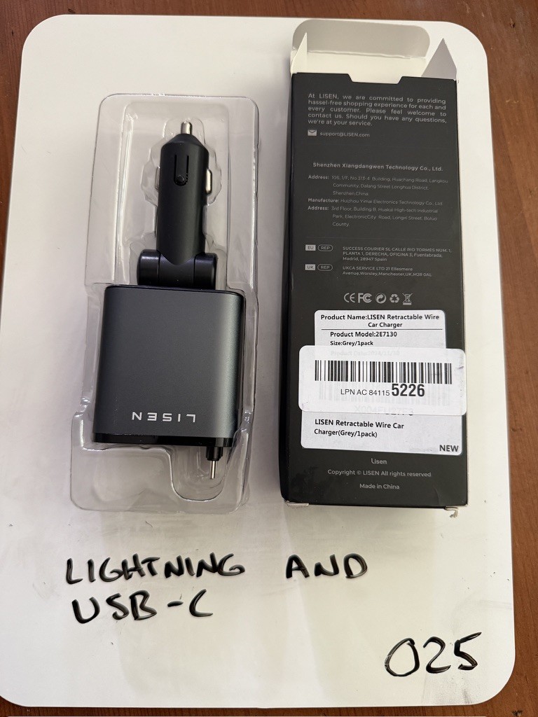 LISEN Retractable Wire Car Charger Lightning USB-C 2-in-1 Fast Charging Grey
