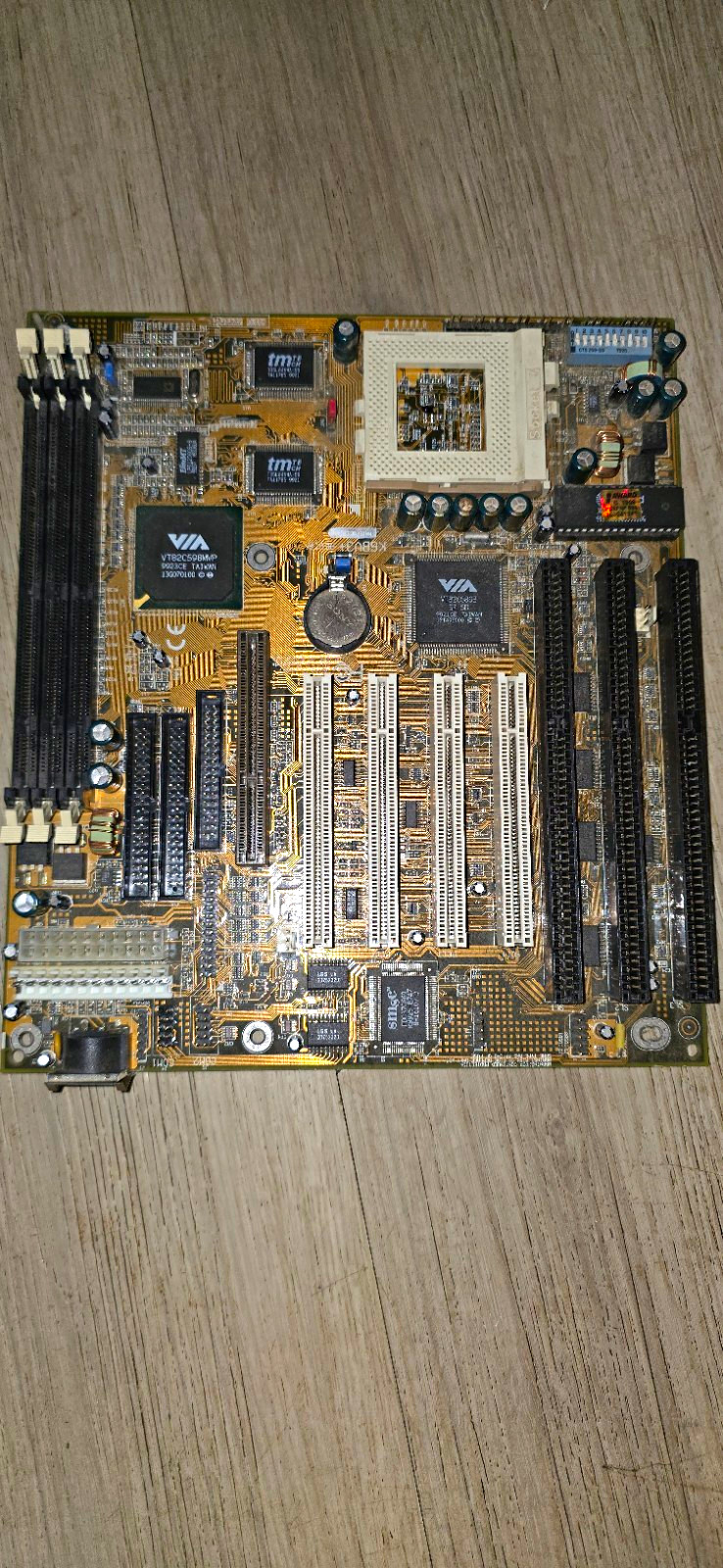 VIA Socket 7 ATX Motherboard AMD ISA/PCI 8x EDO SIMM IDE Floppy