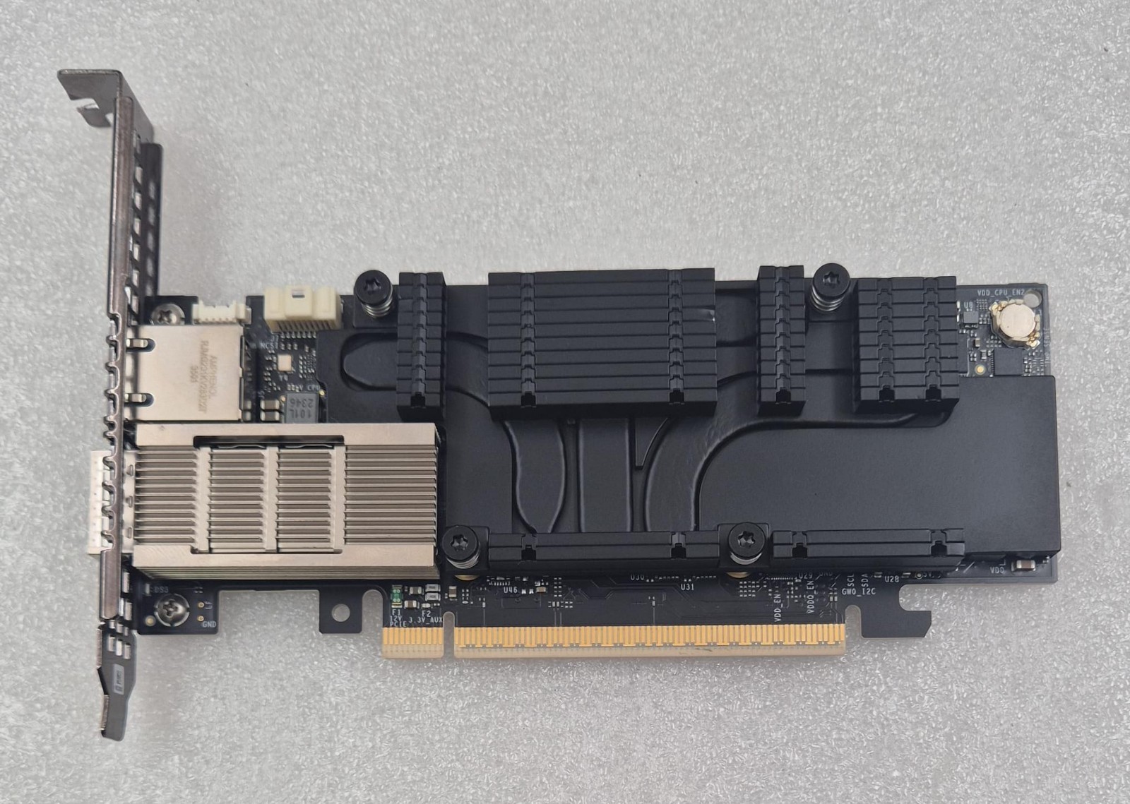 NVIDIA Mellanox BF-3 SuperNIC 900-9D3D4-00EN-HAT D3D4 400GbE Ethernet Card