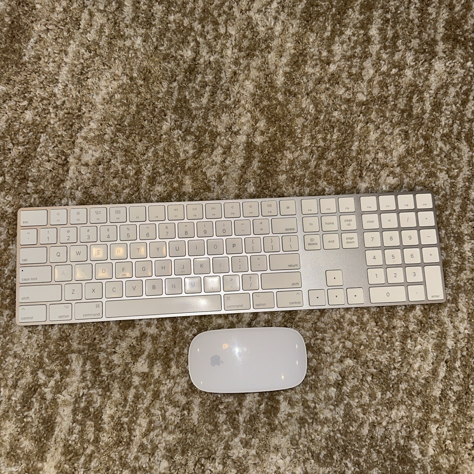 Apple A1843/A1296 Magic Keyboard 2 and Magic Mouse Wireless Kit