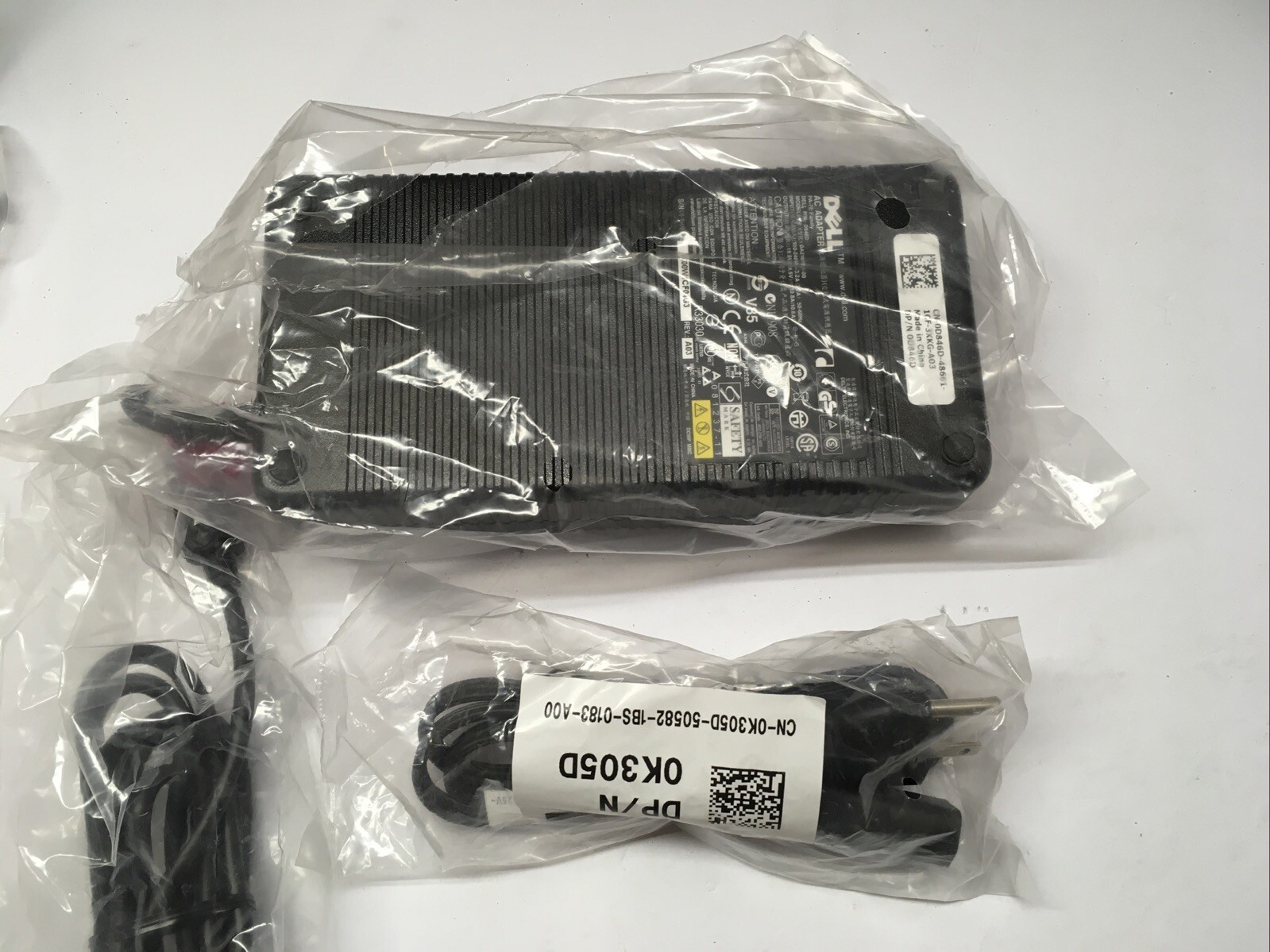 ORIGINAL DELL D846D/0D846D 210W AC Adapter 19.5V 10.8A PA-7E DA210PE1-00 NEW