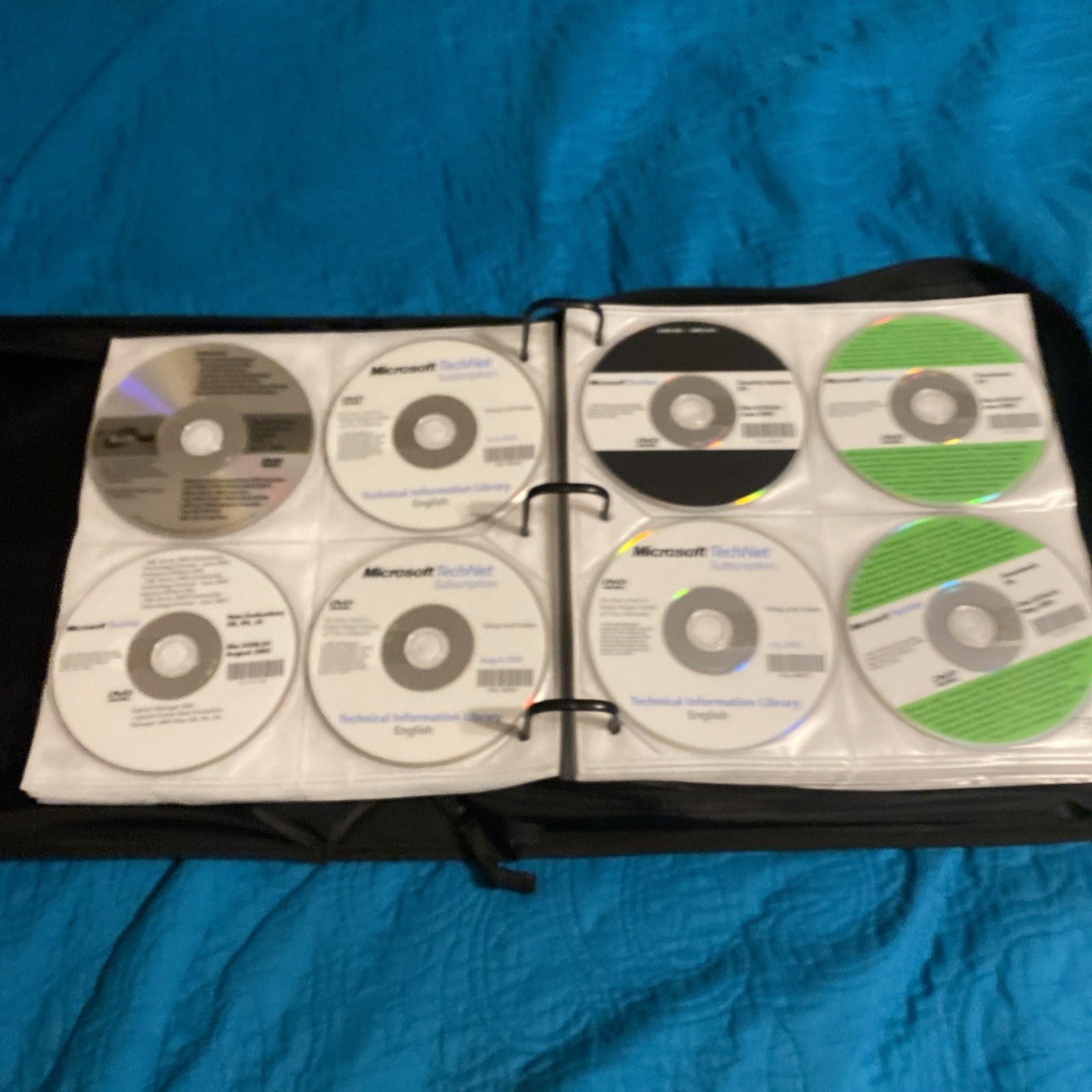 Lot155 Microsoft Discs Library 2004 to 2005 2006  With Case Logic  Binder