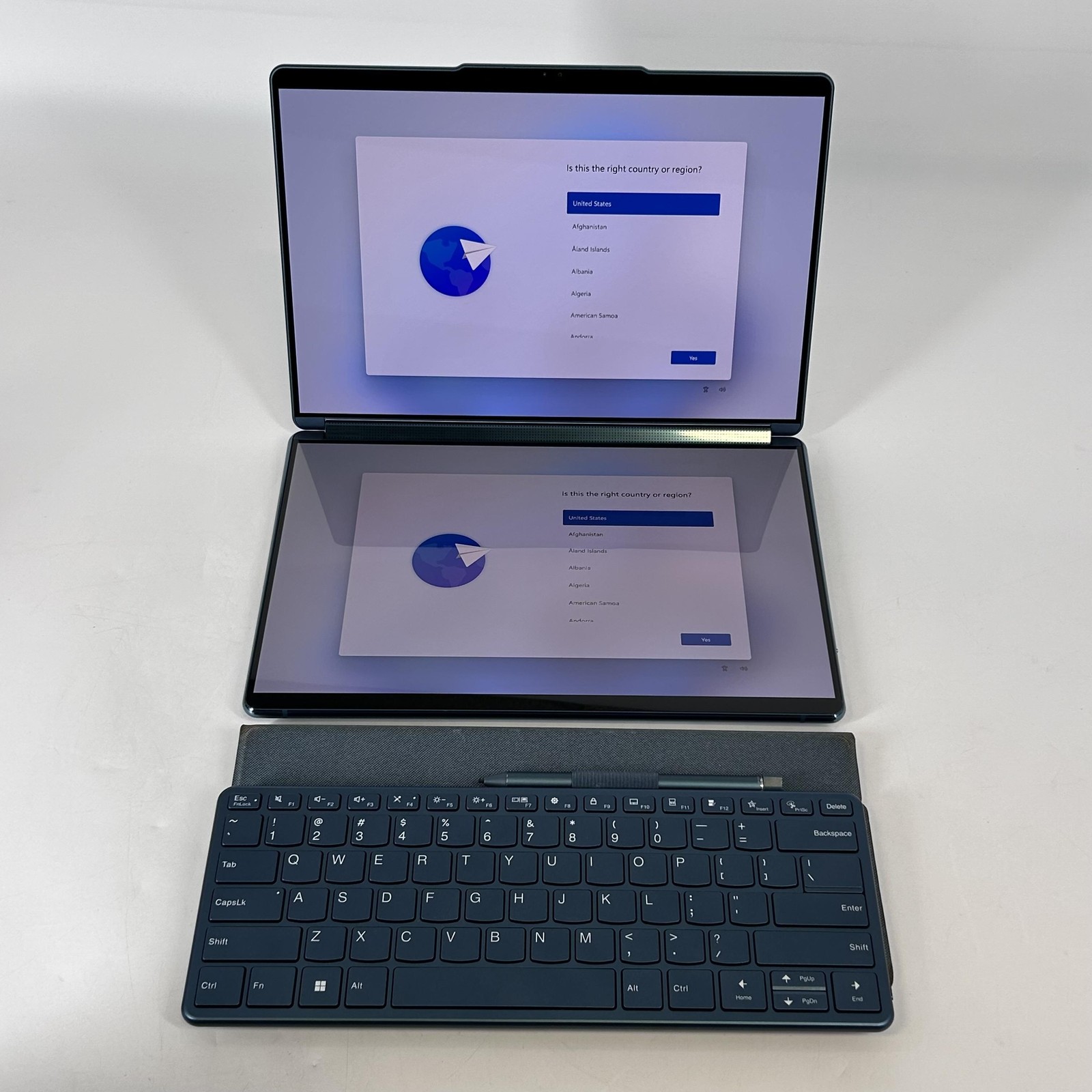 Lenovo Yoga Book 9i 13.3 Blue QHD+ TOUCH 1.7 GHz i7-1355U 16GB 512GB SSD Good