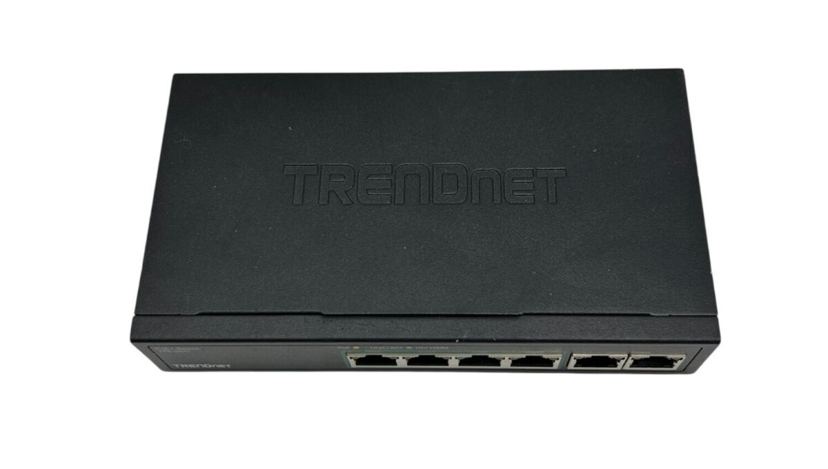 Trendnet 6-Port Fast Ethernet PoE+ Switch TPE-S50 With Metal Housing Wall Mount