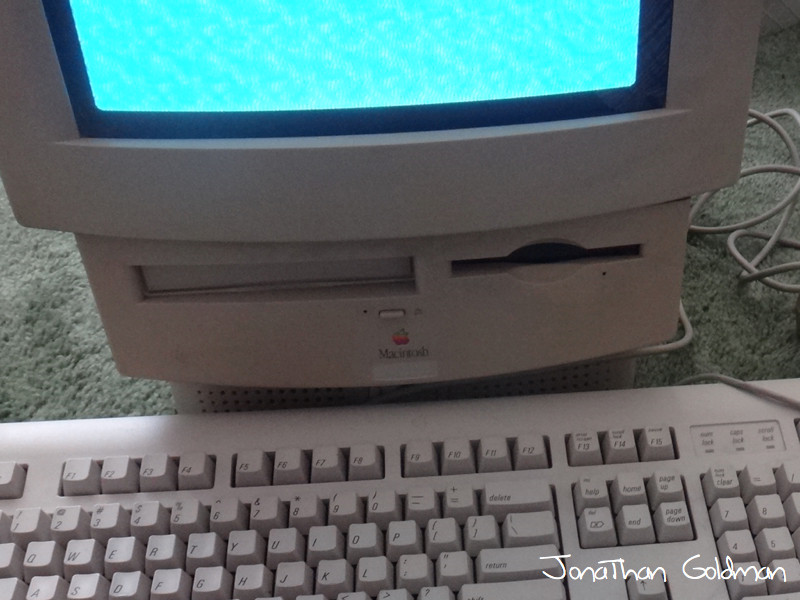 Apple Macintosh Performa LC550 Vintage All-In-One with IIe Card 36MB RAM 2GB HD