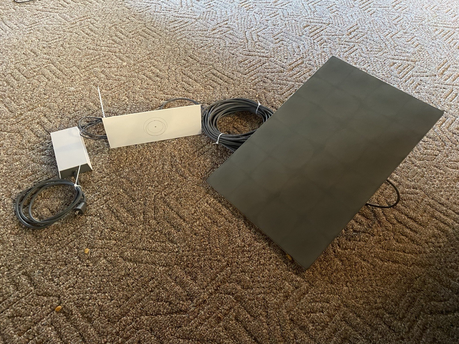 Starlink Standard Kit, Used Complete Works Perfectly, Activation Codes Included