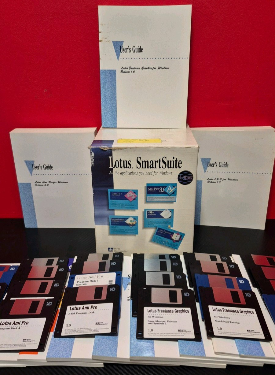 Vintage Windows Computer Program Lotus SmartSuite 3 1/2 Floppy Disk Untested 90s