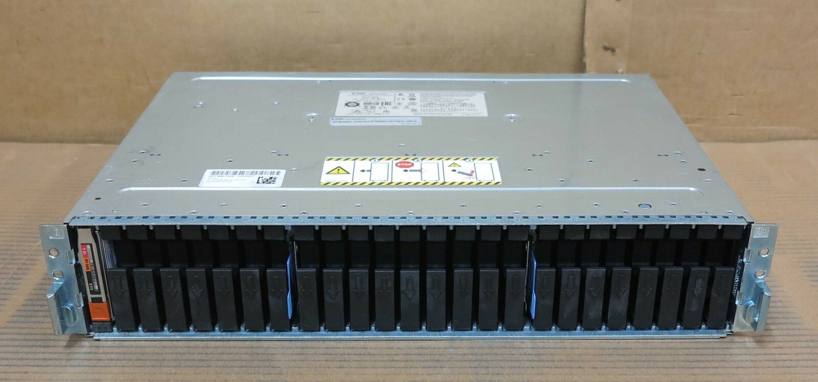 EMC SAE 2U Expansion Storage Array 1x 900GB 2.5" 118033034-02 2x SAS Controller