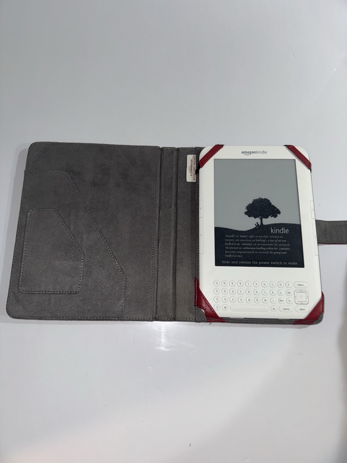 Amazon Kindle Keyboard 3rd Gen D00901 White Wi-Fi + 3G New Battery