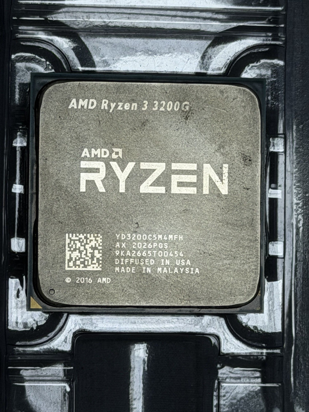 AMD Ryzen 3 Pro 3200G YD320BC5M4MFH 3.6 GHz 4 MB 65 W, 