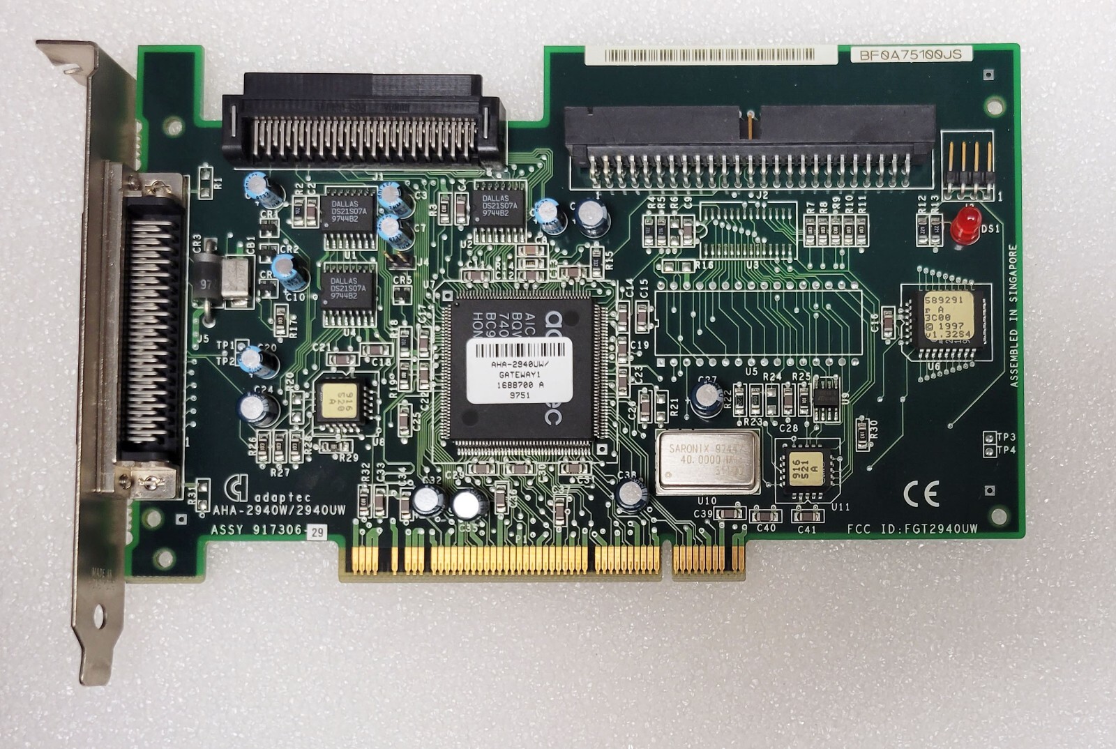 Adaptec AHA-2940UW Differential PCI Ultra wide SCSI Controller 917307-00