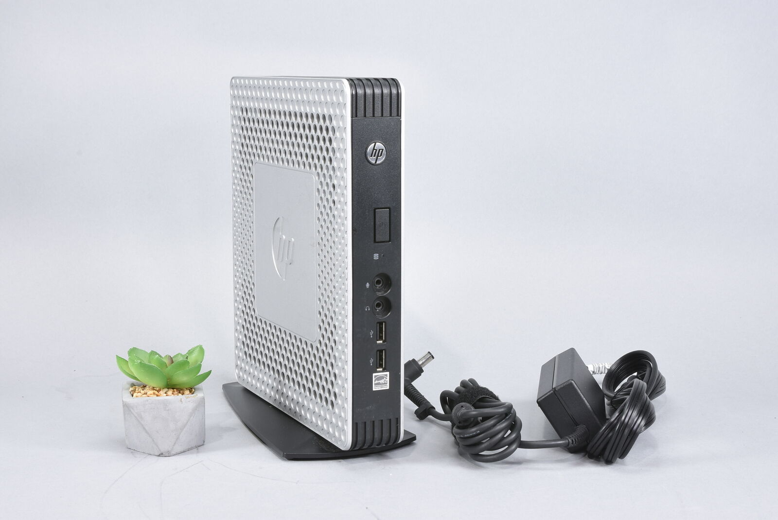 HP T610 Thin Client - AMD G-T56N - 4GB/16GB - WIN7 - Stand Included