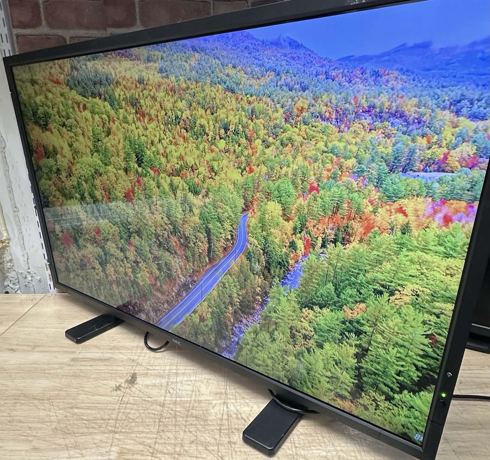 NEC Multisync V423 42" inch FHD 1080p Display Monitor Screen